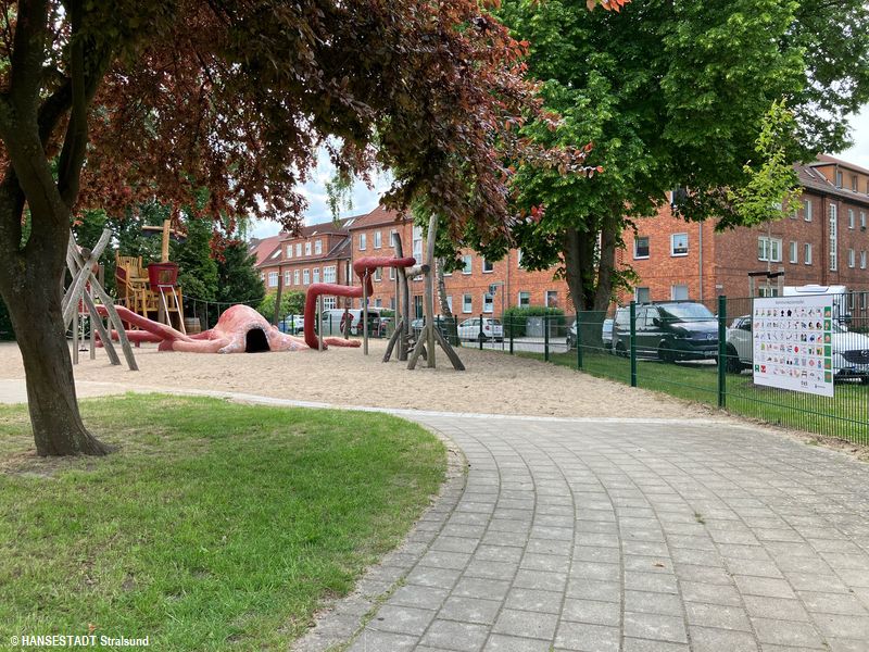 Spielplatz Smiterlowstraße mit METACOM-Tafel