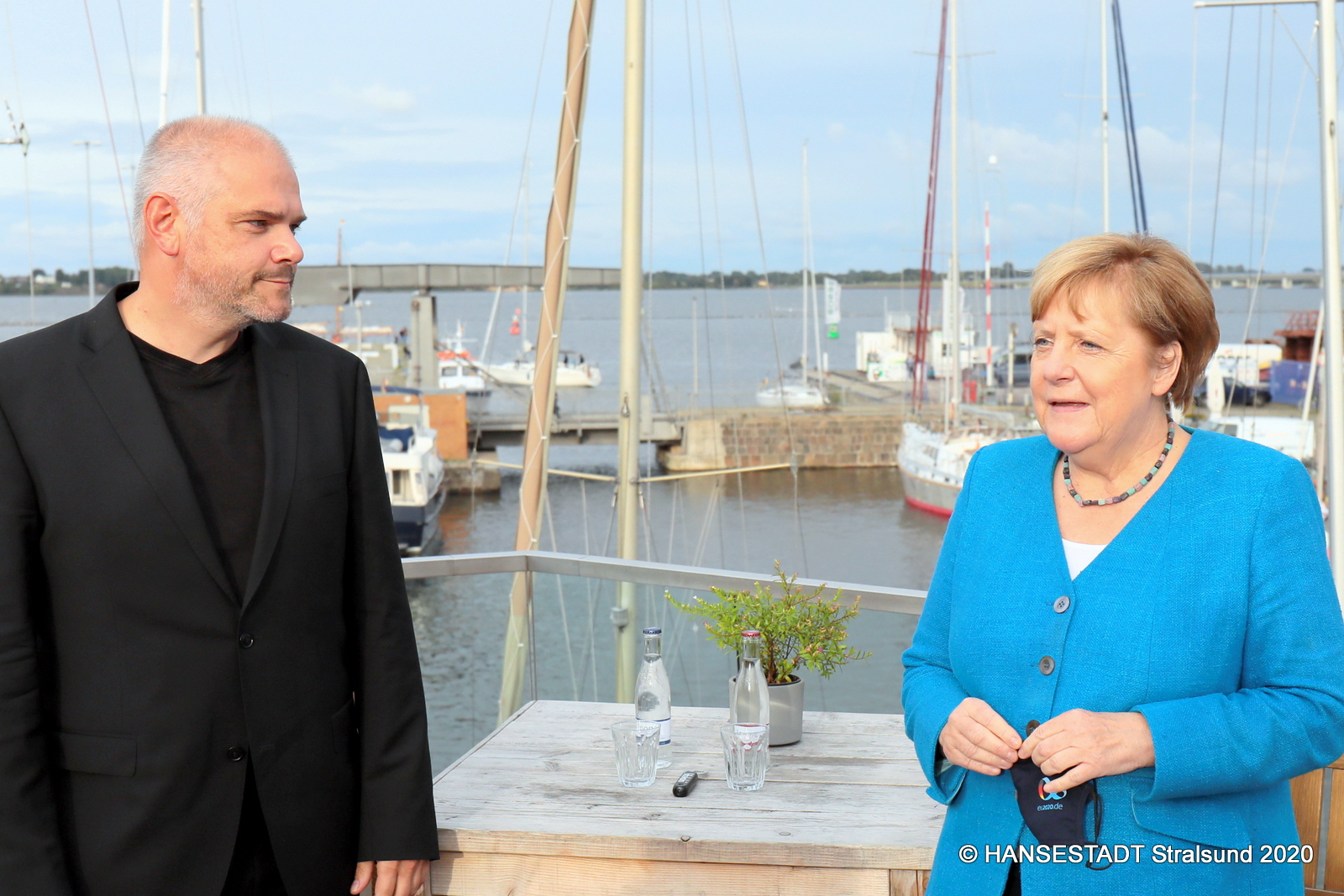 Während der abschließenden Pressekonferenz auf der Kronlastadie